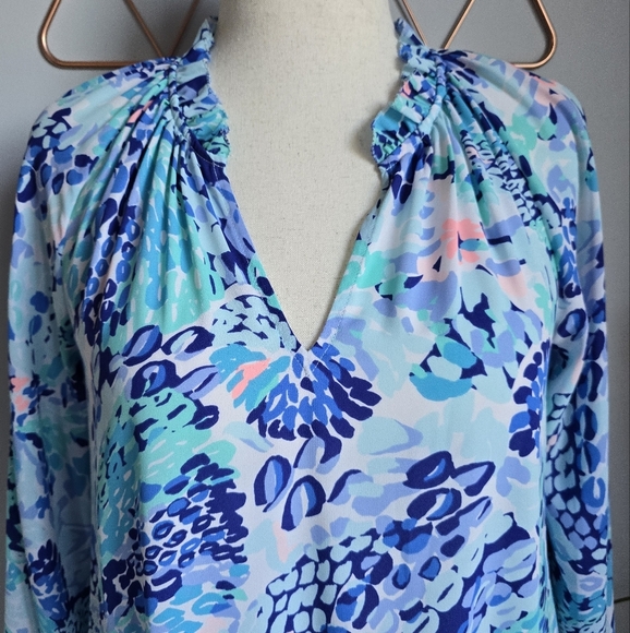 Lilly Pulitzer, Savanna Top Turquoise Oasis Wave After Wave Blouse Size Small - Picture 4 of 11